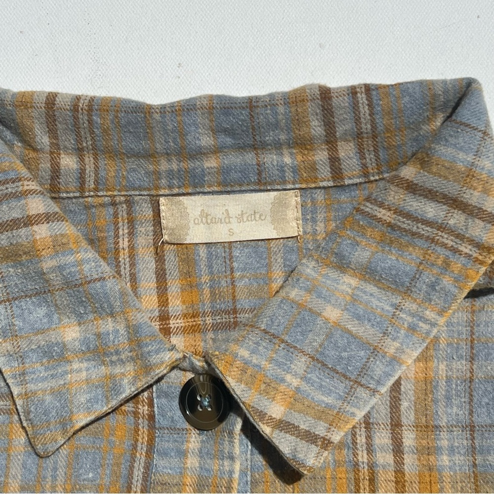 Altar’d State tan/blue plaid with smiley face crop shirt - Picture 6 of 7